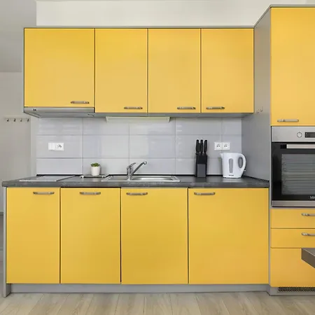 Bazantow With Balcony By Renters