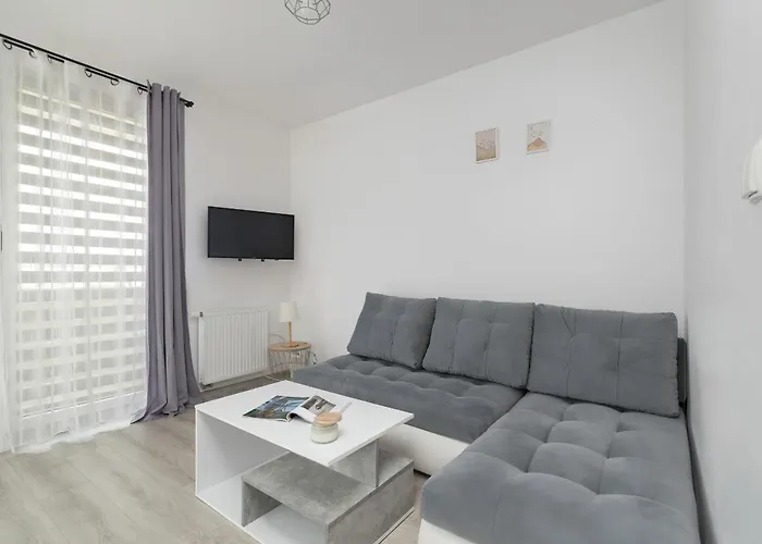 Bazantow With Balcony By Renters * Κατοβίτσε