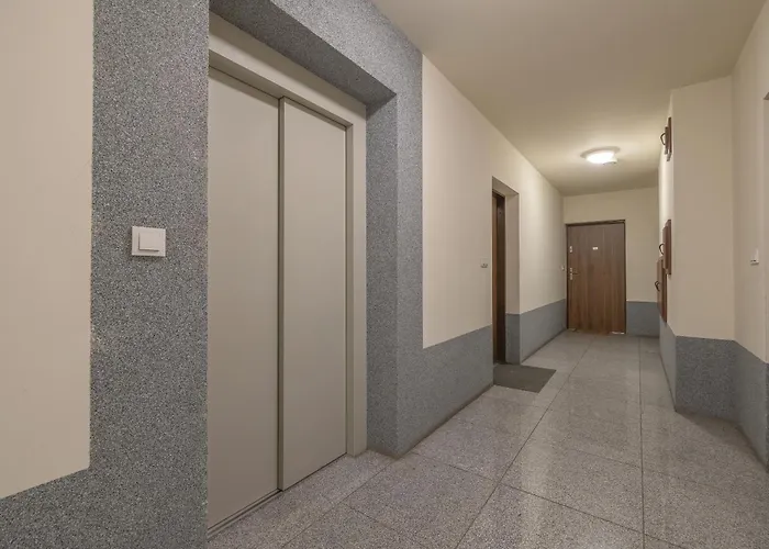 Bazantow With Balcony By Renters Κατοβίτσε